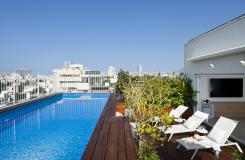 Stunning lap private pool